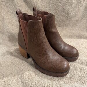 MIA Jody Brown Pebble Grain Chelsea Lug Sole Block Heel Ankle Boots GS875004 5M